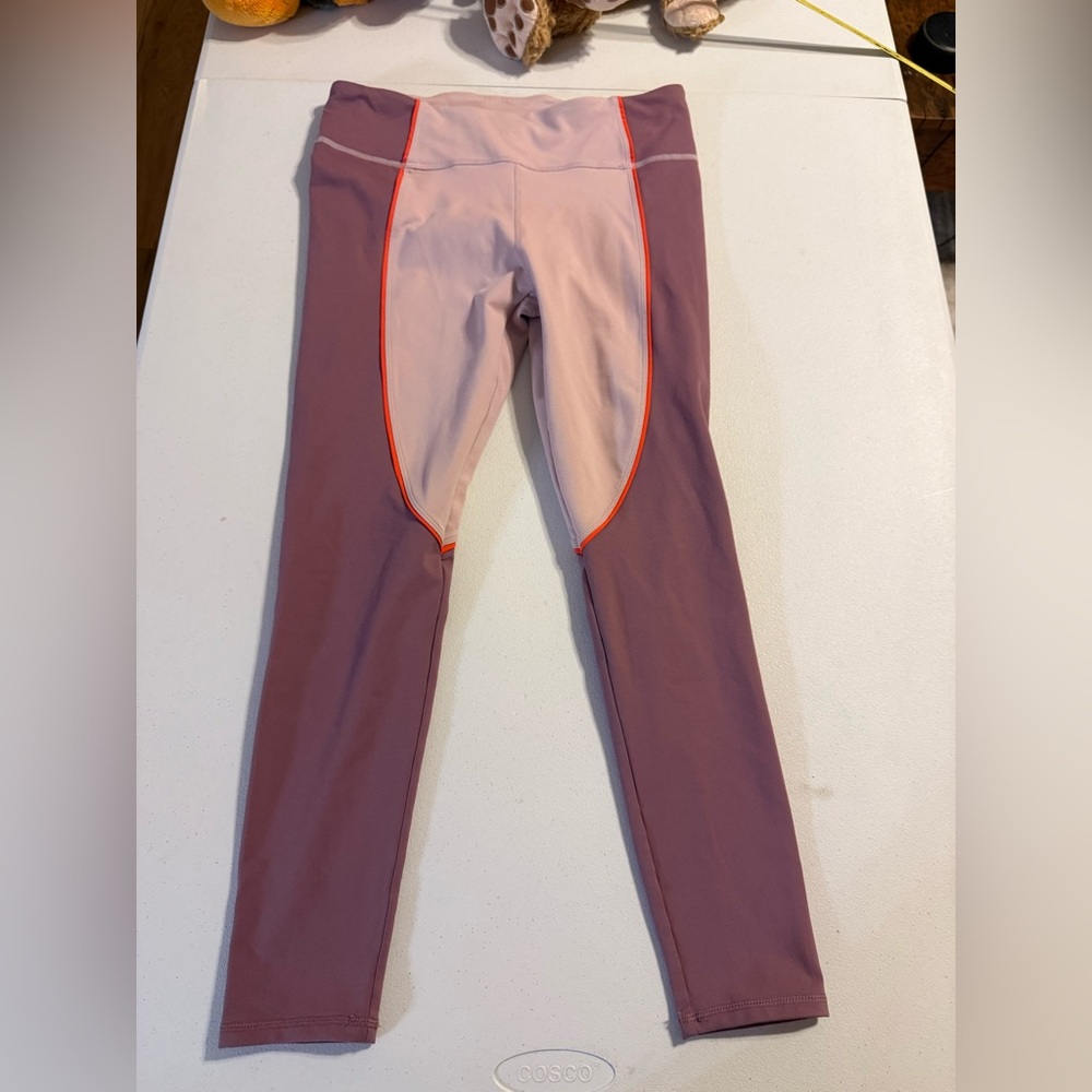 Fabletics Jessica Legging Size Medium Short Purple Colorblock Power Hold